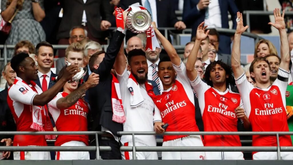 Câu lạc bộ Arsenal: Đam mê không chỉ là bóng đá!